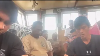 Viral video 7 anak buah kapal (ABK) asal Batam yang terombang-ambing di perairan Myanmar tanpa kejelasan selama 3 bulan terakhir. (Sumber: TL TikTok @salsaerwina | Foto: TL TikTok @salsaerwina)
