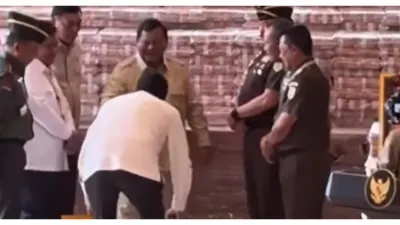 Viral Momen Purbaya Berlarian saat Telat di Penyerahan Uang Pengganti Kerugian Negara Rp13 Triliun, Sudah Siap Push Up tapi Dilarang Prabowo