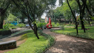 Proyek uang terbuka hijau (RTH) terpadu Taman Bendera Pusaka di kawasan Barito, Jakarta Selatan. (Sumber: beritajakarta.id | Foto: beritajakarta.id)