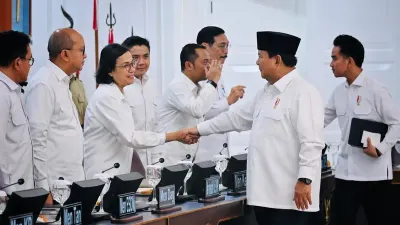 Komdigi Pastikan Isu Sri Mulyani Mundur Jadi Menkeu Hoax hingga Airlangga Buka Suara, Begini... 