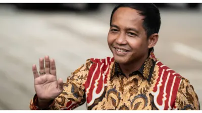 Foto Main Domino Bareng Mantan Tersangka Kasus Pembalakan Liar Viral di Medsos, Menhut Raja Juli Antoni: Saya Baru Tahu Bahwa...