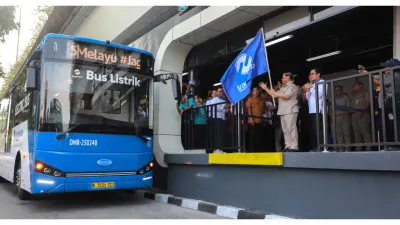 Gubernur Pramono Anung Resmikan Halte Jaga Jakarta (Sumber: beritajakarta.id/ Reza Pratama Putra)
