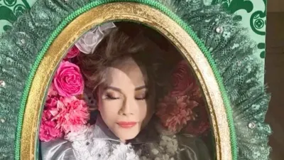 Kartika Sari Dewi Soekarno Gelar Acara Pemakamannya Sendiri, Wajah Cantik dalam Peti Mati Jadi Sorotan