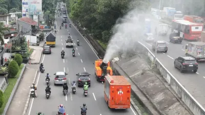 Mengenal Cara Kerja Water Mist, Alat yang Dipakai Dinas Lingkungan Hidup untuk Semprotkan (Sumber: beritajakarta.id | Foto: Nugroho Sejati)
