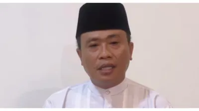 Video Lempar Mikrofon saat Lantik Pejabat Viral, Kakanwil Kemenag NTB Zamroni Azis Minta Maaf, Akui Kekhilafan Pribadi