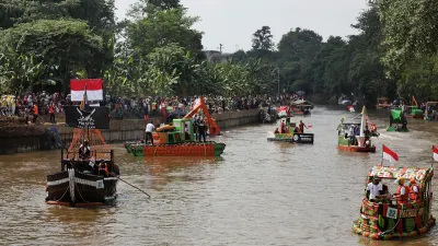 Pemerintah Provinsi DKI Jakarta menggelar Festival Ciliwung dan Parade Perahu Cilung (Cinta Lingkungan) (Sumber: Beritajakarta.id | Foto: Beritajakarta.id)