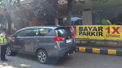 Cegah Kembali Aksi Pungli di Blok M! Dishub Jakarta Selatan Pasang Spanduk di 8 Titik Lokasi Parkir Liar 