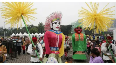 Ondel-ondel, Salah Satu Identitas Adat Betawi (Sumber: beritajakarta.id)