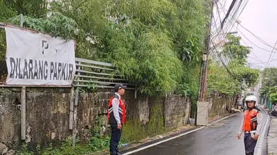 Bukan AI, 4 Kendaraan Parkir Liar di Kalisari Jakarta Timur Sudah Tidak Ada di Lokasi! 