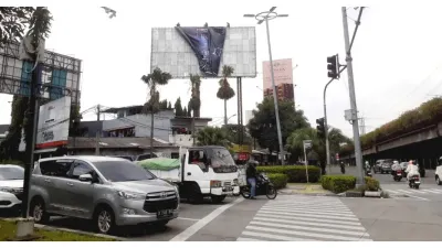 Baliho Promosi Film Horor Berjudul 'Aku Harus Mati' Dicopot. (Sumber: beritajakarta.id)