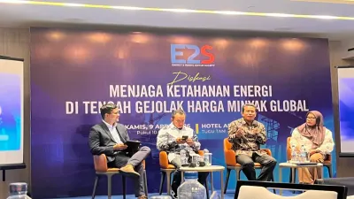 Narasumber dalam diskusi "Menjaga Ketahanan Energi Di Tengah Gejolak Harga Minyak Global” yang digelar Energy and Mining Editor Society (E2S) di Jakarta, Kamis 9 April 2026. (Foto: Dok Birny Birdieni)