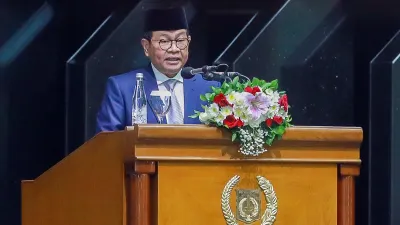 Gubernur DKI Jakarta, Pramono Anung menghadiri Rapat Paripurna DPRD Provinsi DKI Jakarta. (Sumber: beritajakarta.id | Foto: beritajakarta.id)