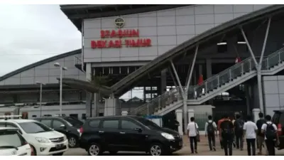 Stasiun Bekasi Timur (Sumber: astraotoshop.com)
