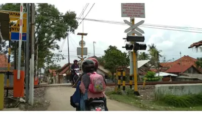 Perlintasan Kereta Api (Sumber: pekalongankota.go.id)