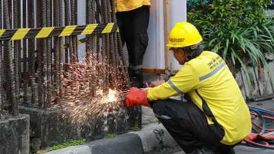 Gubernur DKI Jakarta Pramono Anung minta proses pembongkaran tiang monorel terbengkalai di Jalan HR Rasuna Said dipercepat. (Sumber: beritajakarta.id | Foto: beritajakarta.id)