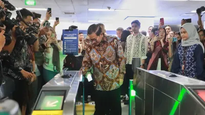 Cara Bayar Transportasi Umum di Jakarta Pakai QRIS Tap, Simpel Anti Ribet!