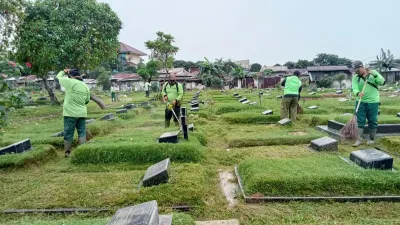 Sudin Tamhut Jaktim Lakukan Penataan 34 Lokasi TPU, Dicor Beton hingga Merapikan Area Kamar Mandi