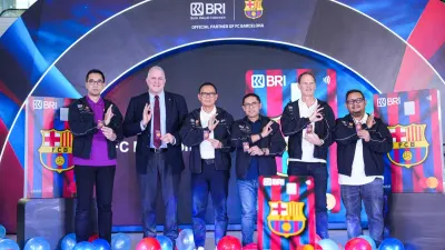 Sasar 28 Juta Fans di Indonesia, BRI Hadirkan Kartu Debit Edisi Khusus FC Barcelona