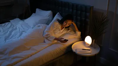 Jantung Berdebar saat Tidur? Ini Cara Mengatasi Panik Malam Hari Akibat Menopause