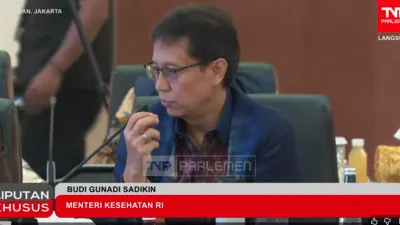 Menkes Budi Sadikin di Rakor bersama DPR RI Pasca Bencana Sumatera. (Sumber: YouTube DPR RI | Foto: YouTube DPR RI)