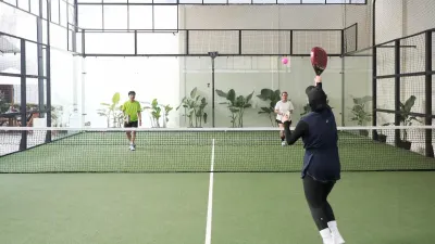 Pemprov DKI Jakarta memutuskan untuk menghentikan pemberian izin pembangunan lapangan padel baru di zona perumahan. (Sumber: beritajakarta.id | Foto: beritajakarta.id)