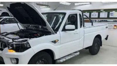 Mobil Pick Up dari India Tiba di Indonesia (Sumber: Instagram @tereliyewriter)