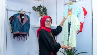 Sinergi BRI dan Kriti by Lusy, Promosikan Tenun Modern Nusantara di Dunia Internasional