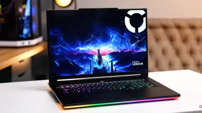 Spesifikasi Lenovo Legion 9i RTX 5090. (Sumber: youtube.com/@DHIARCOM)