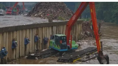 DLH DKI Jakarta Perkuat Penanganan Sampah Badan Air Hulu hingga Hilir Untuk Mengurangi Dampak Banjir