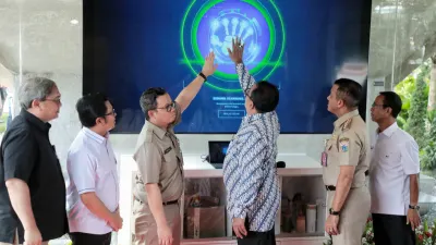 Rano Karno Resmikan Digital Lounge Jakhabitat! Intip Fasilitas Apa yang Bisa Warga DKI Dapatkan...