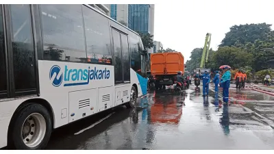 Penyesuaian Operasional Layanan Transjakarta Imbas Jalan Tergenang karena Hujan Lebat Mengguyur Ibu Kota Pagi Tadi