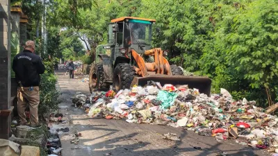Masalah tumpukan sampah yang sempat viral di depan Rusun Albo, Jalan Swadaya, RW 08, Kelurahan Cakung Barat, Jakarta Timur, tuntas dibersihkan selama 2 hari. (Sumber: beritajakarta.id | Foto: beritajakarta.id)
