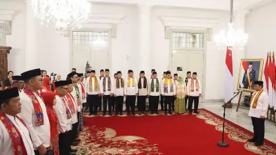 Gubernur DKI Jakarta, Pramono Anung, resmi mengukuhkan 17 anggota Dewan Transportasi Kota (DTKJ) Provinsi DKI Jakarta untuk masa jabatan 2026-2029. (Sumber: beritajakarta.id | Foto: beritajakarta.id)
