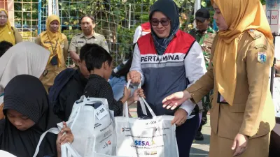 Pertamina Patra Niaga JBB Sukses Salurkan Paket Bantuan Program SESAMA dan PUSAKO di RPTRA Jakarta