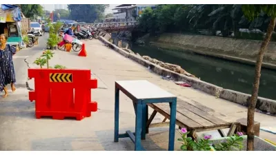 Penanganan Jalan Ambles di Pulogadung jadi Prioritas Pemprov DKI Jakarta. (Sumber: beritajakarta.id)