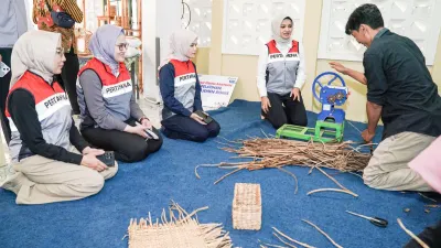 Pakai Panel Surya dan Biogas, Pertamina Patra Niaga Regional JBB Bangun Fasilitas Hijau di Karawang