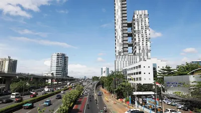Prakiraan cuaca yang menunjukkan langit Jakarta akan didominasi oleh kondisi cerah sepanjang hari ini, Senin, 13 Juli 2026. (Sumber: beritajakarta.id | Foto: beritajakarta.id)
