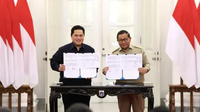MoU ini ditandangani oleh Gubernur DKI Jakarta Pramono Anung dan Menteri Pemuda dan Olahraga, Erick Thohir di Balairung, Balai Kota DKI Jakarta, Senin (13/7). (Sumber: beritajakarta.id | Foto: beritajakarta.id)