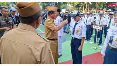 Wali Kota Jakarta Selatan, Syafrin Liputo Tinjau Pelaksanaan MPLS di SMK Negeri 57 Pasar Minggu (Sumber: beritajakarta.id)