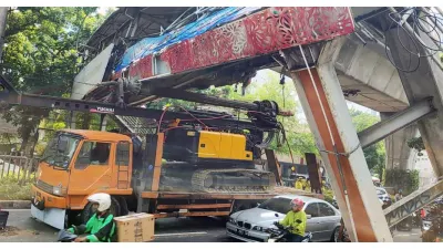 JPO Tendean Alami Kerusakan Berat (Sumber: beritajakarta.id)