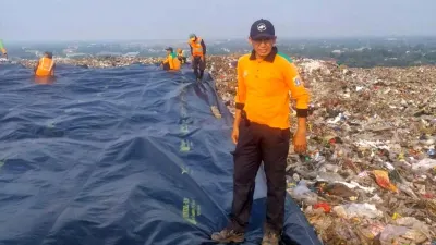 Pemprov DKI Jakarta resmi memulai langkah besar untuk membenahi pengelolaan sampah di Tempat Pengolahan Sampah Terpadu (TPST) Bantargebang, Kota Bekasi. (Sumber: Beritajakarta.id | Foto: Beritajakarta.id)