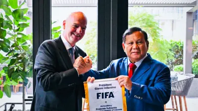 Presiden FIFA, Gianni Infantino, Bersama Prabowo Subianto. (Sumber: BPMI Setpres)