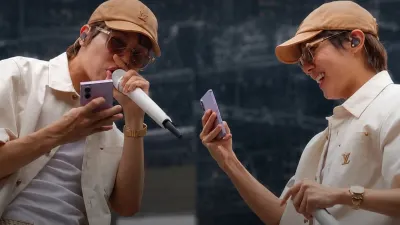 J-Hope BTS Beri Bocoran Desain Baru Samsung Galaxy Z Fold 8. (Sumber: Instagram.com/@marybautistayt)