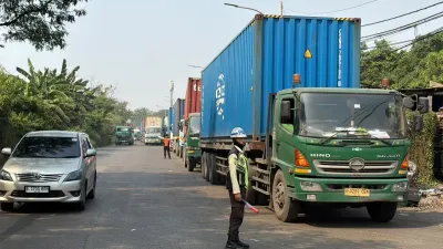 Pemerintah Provinsi (Pemprov) DKI Jakarta bergerak cepat menangani masalah kemacetan panjang di kawasan Cakung-Cilincing. (Sumber: beritajakarta.id | Foto: beritajakarta.id)