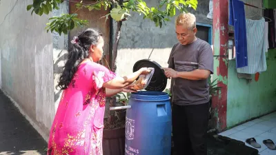 Masyarakat kini didorong untuk terlibat aktif dalam Gerakan Warga Jakarta Bijak Pangan dan Gerakan Pilah Sampah. (Sumber: beritajakarta.id | Foto: beritajakarta.id)