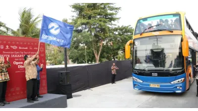 Bus Transjakarta Open Top Tour rute Jakarta Batavia (Sumber: beritajakarta.id)