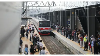 Stasiun Kereta Api (Sumber: beritajakarta.id)