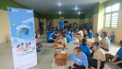 Lewat RE3 For-E, PNM Ubah Pakaian Tak Terpakai Jadi Peluang Usaha dan Akses Pendidikan