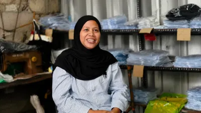 Suami Kena PHK Saat Pandemi, Ibu Ila Ubah Kesulitan Menjadi Peluang Lewat PNM Mekaar