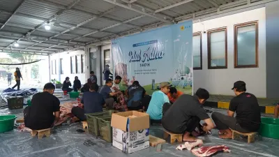 Pemotongan dan penyaluran hewan kurban.